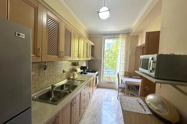 Shtepi me qera Apartament ne Tirane, 1+1, Mobilimi E mobiluar, Pagesa 45,000 Leke. - Miniaturë 2