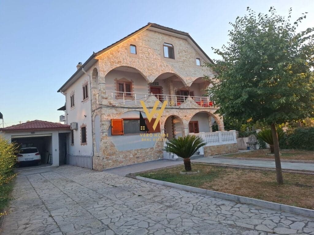 SHITET VILE TRE KATESHE NE FUSHE MEZEZ 37.000.000 LEKE — Foto 1