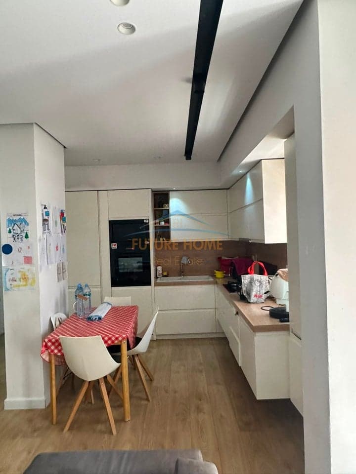 Shitet apartament 2+1+ Garderobë dhe Verandë, Yzberisht, Tiranë — Miniaturë 2