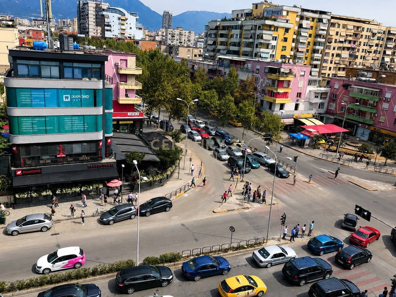 21 Dhjetori - Shitet 1+1 80m2 Kati i 9 Me Ashensor Dhe Mundesi Ndarje Ne 2+1 — Foto 1