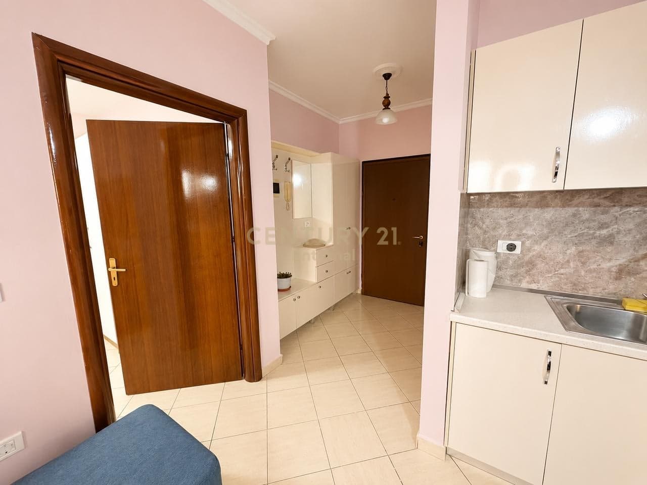 21 Dhjetori - Shitet 1+1 80m2 Kati i 9 Me Ashensor Dhe Mundesi Ndarje Ne 2+1 — Miniaturë 3