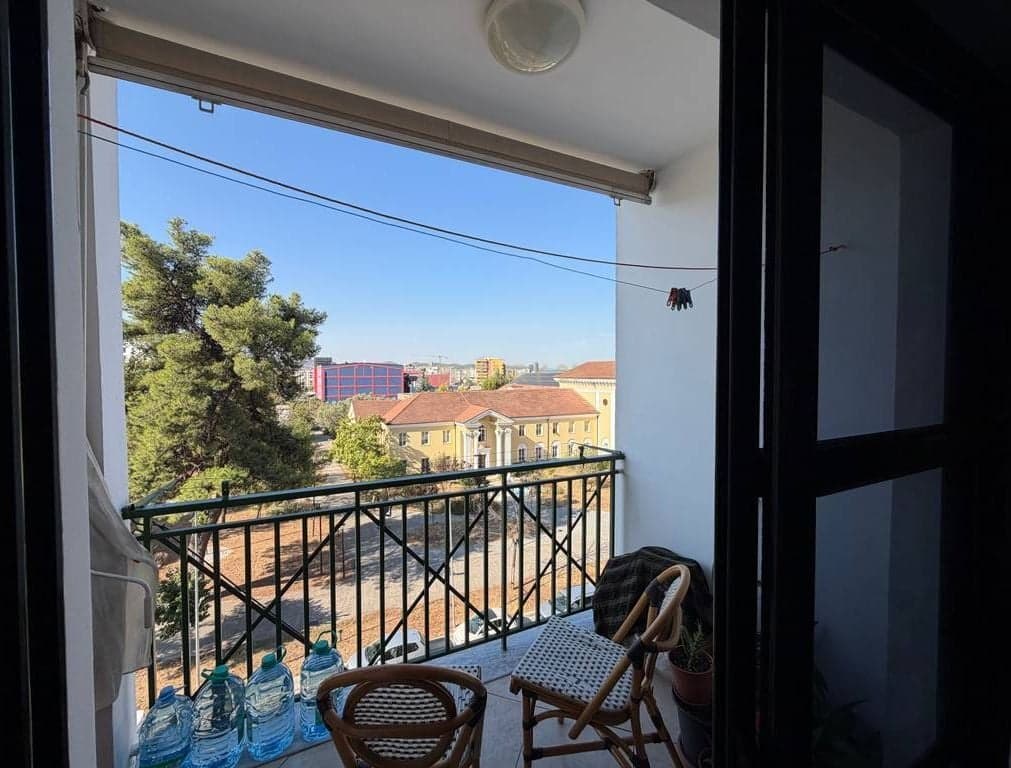 Shitet Apartament 2+1 ne Kinostudio — Foto 1