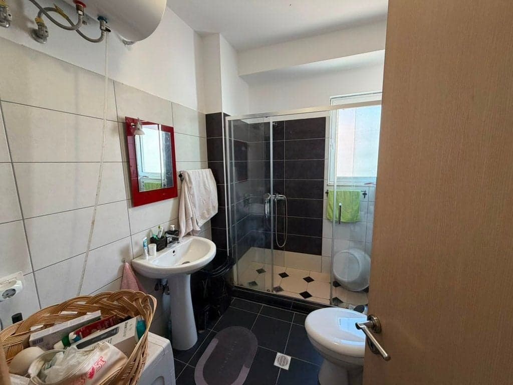 SARANDË, SHESIM APARTAMENT 2+1 VETËM 30 M NGA DETI — Miniaturë 2