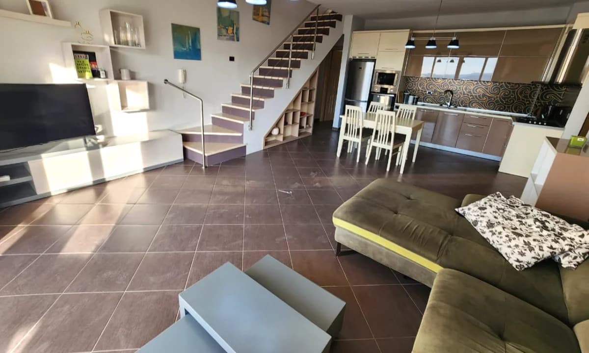 Duplex ShitjeRezidenca Kodra e diellit 1 | 2+1+2wc & 2ballkone & depo 121 m2 total ( E mobiluar) - Miniaturë 1