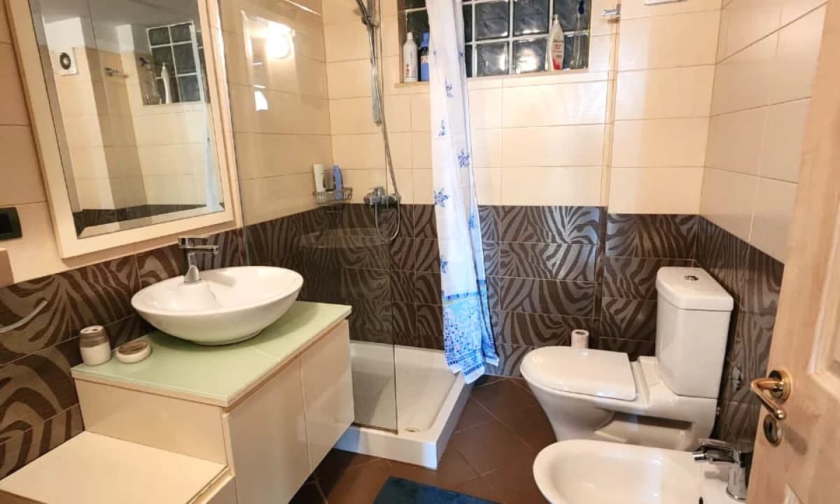 Duplex ShitjeRezidenca Kodra e diellit 1 | 2+1+2wc & 2ballkone & depo 121 m2 total ( E mobiluar) - Miniaturë 6