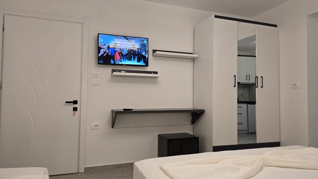 Garsoniere - Miniaturë 1