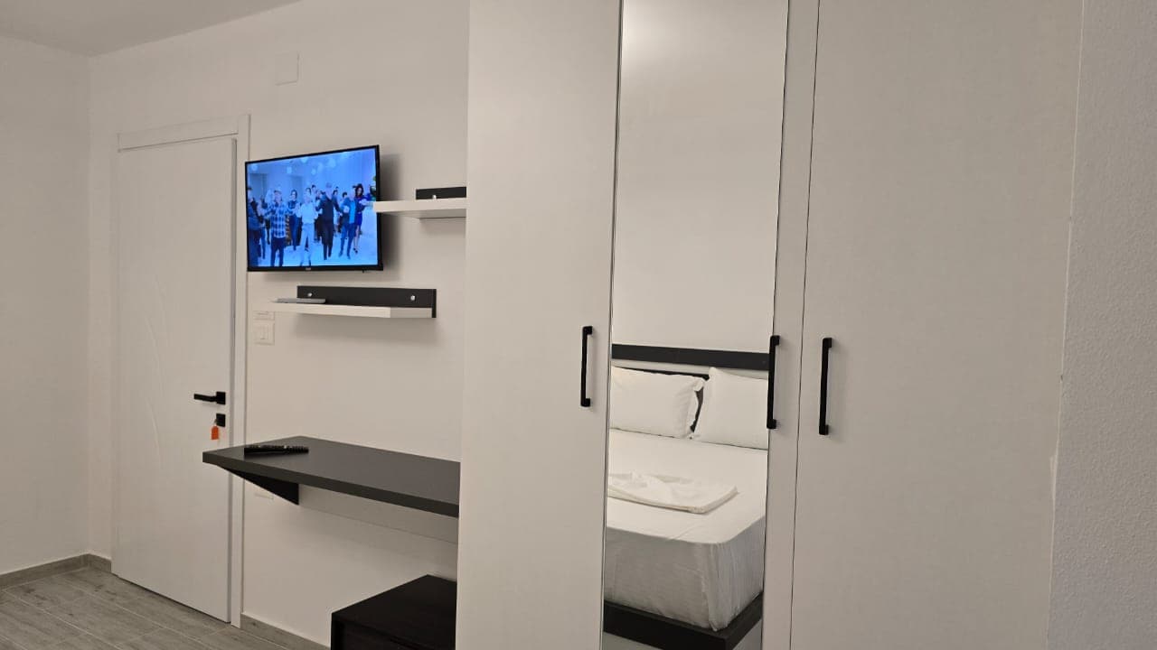 Garsoniere - Miniaturë 7