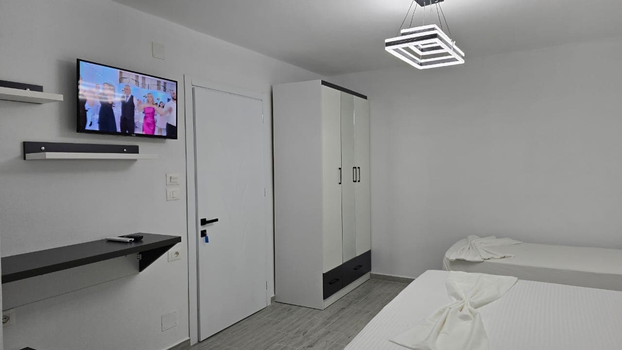 Garsoniere - Miniaturë 9