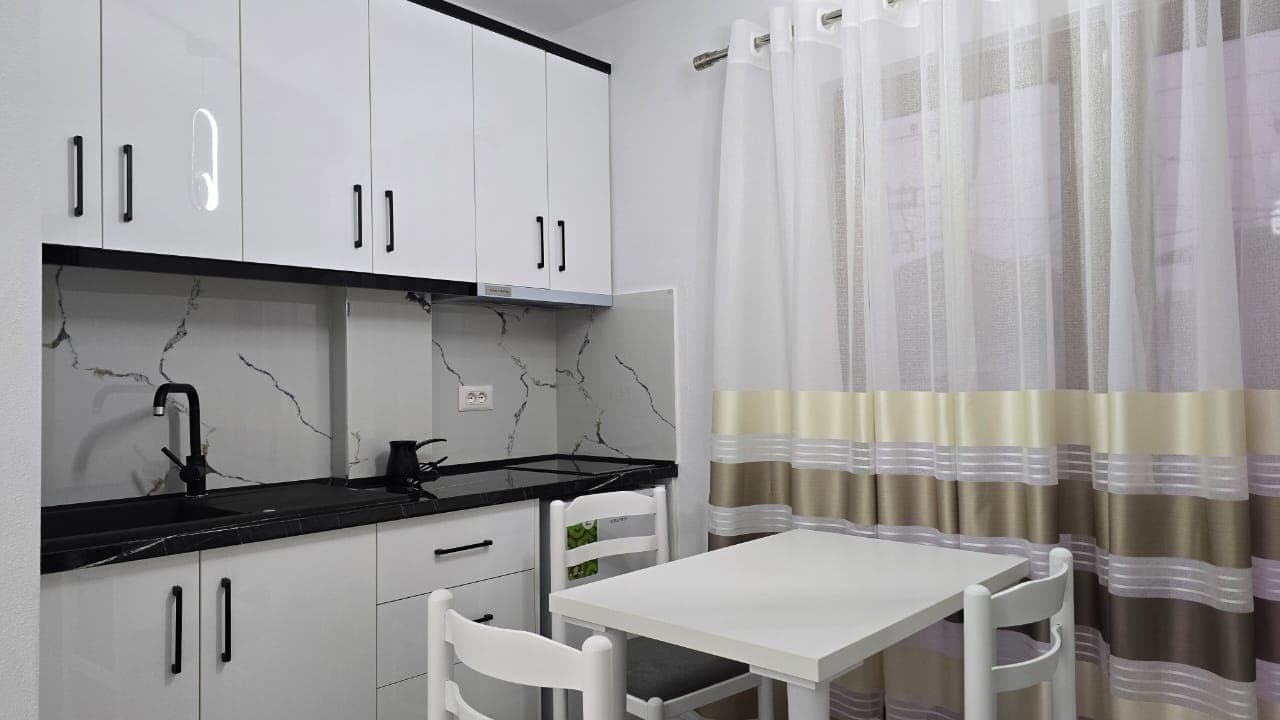 Garsoniere - Miniaturë 12