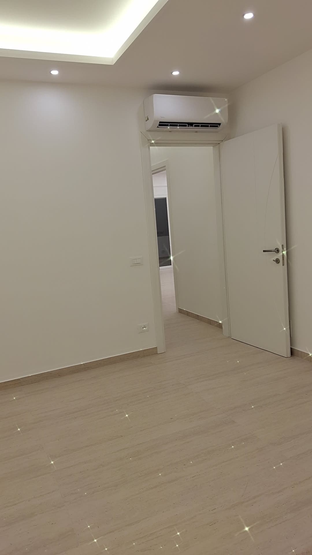 Apartament me qera per zyra — Miniaturë 5