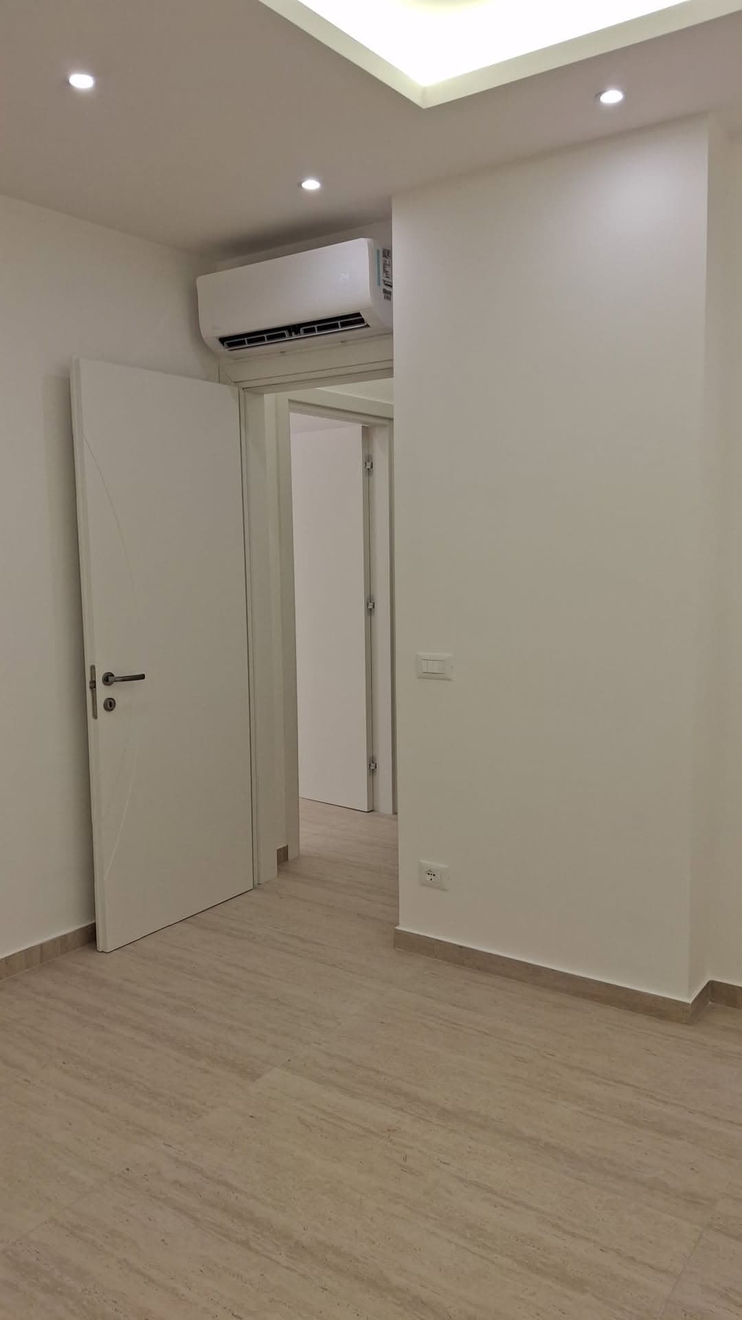 Apartament me qera per zyra — Miniaturë 6