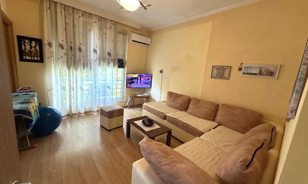Shtepi me qera Apartament ne Tirane, 1+1, Mobilimi E mobiluar, Pagesa 45,000 Leke.